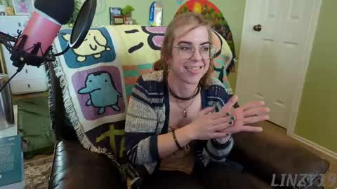 Linzy19 online show from February 27, 2025, 8:31 pm