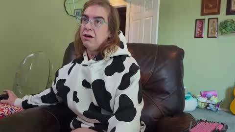 Linzy19 online show from November 7, 2025, 5:13 pm