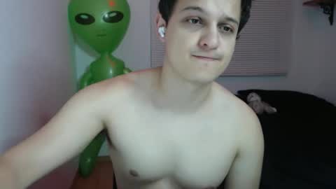 Snapshot of lioncluess chatting on April 6, 2026, 3:26 am Lion Cluess online show from April 6, 2026, 3:26 am