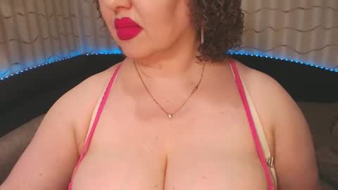 Snapshot of lipsaddiction chatting on December 17, 2024, 10:43 pm LIpsAddiction online show from December 17, 2024, 10:43 pm