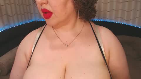 Snapshot of lipsaddiction chatting on December 20, 2024, 2:27 pm LIpsAddiction online show from December 20, 2024, 2:27 pm