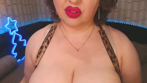 Snapshot of lipsaddiction chatting on December 27, 2024, 2:22 pm LIpsAddiction online show from December 27, 2024, 2:22 pm