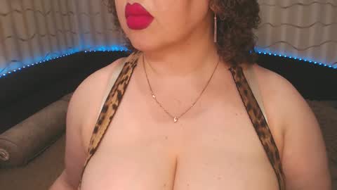 Snapshot of lipsaddiction chatting on January 16, 2025, 12:53 pm LIpsAddiction online show from January 16, 2025, 12:53 pm