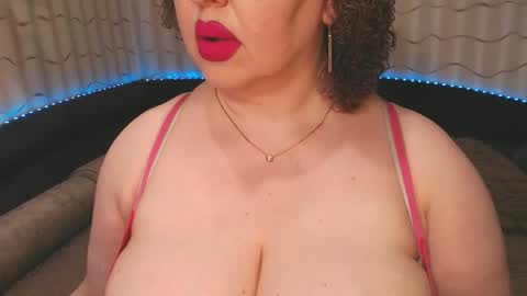 Snapshot of lipsaddiction chatting on January 25, 2025, 12:17 am LIpsAddiction online show from January 25, 2025, 12:17 am