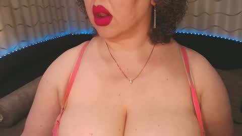 Snapshot of lipsaddiction chatting on February 12, 2025, 3:49 pm LIpsAddiction online show from February 12, 2025, 3:49 pm