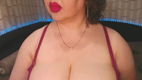 Snapshot of lipsaddiction chatting on February 16, 2025, 2:10 pm LIpsAddiction online show from February 16, 2025, 2:10 pm