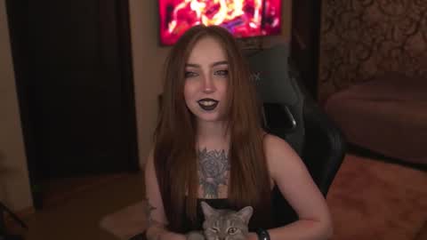 Snapshot of lis_silver chatting on October 28, 2025, 6:43 pm Lisa online show from October 28, 2025, 6:43 pm