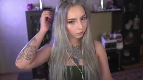 Snapshot of lis_silver chatting on July 11, 2026, 12:52 pm Lisa online show from July 11, 2026, 12:52 pm