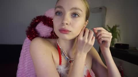 Lisa online show from December 27, 2024, 12:45 pm