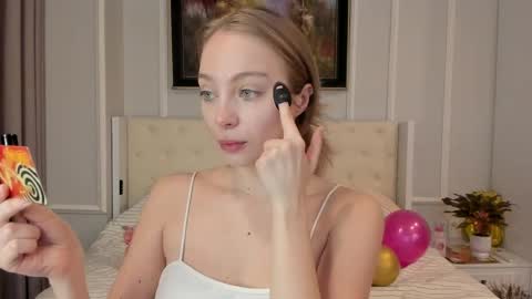 Lisa online show from April 15, 2026, 4:41 am