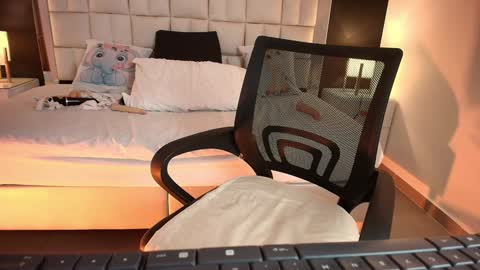 Lisa online show from February 1, 2025, 5:26 pm