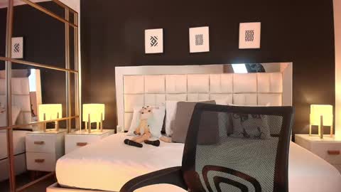 Lisa online show from February 4, 2025, 6:38 pm