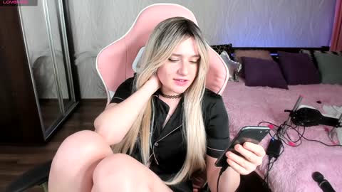 lisa_elfy online show from December 20, 2024, 2:41 am