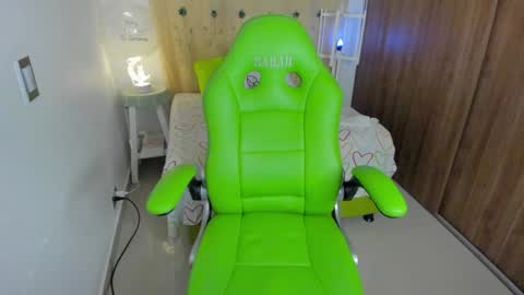 Lisa  online show from December 27, 2024, 12:45 pm