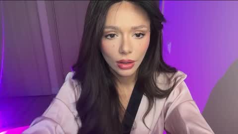 lisa_graham online show from December 21, 2025, 7:26 am