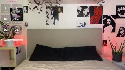 Snapshot of lisa_moons chatting on November 3, 2025, 5:36 pm lisa_moons online show from November 3, 2025, 5:36 pm