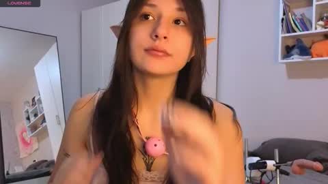 Snapshot of lisa_mzemta chatting on December 19, 2025, 8:54 am Lisa online show from December 19, 2025, 8:54 am