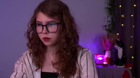  Lisa  online show from November 21, 2025, 9:57 pm