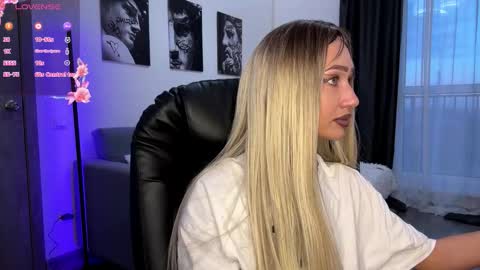 Snapshot of lisa_shultz chatting on October 25, 2025, 12:34 pm Lisa online show from October 25, 2025, 12:34 pm