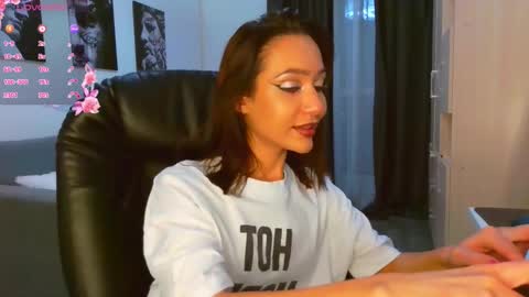 Snapshot of lisa_shultz chatting on December 2, 2025, 5:19 pm Lisa online show from December 2, 2025, 5:19 pm