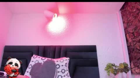 lisa white  online show from February 16, 2026, 3:57 am