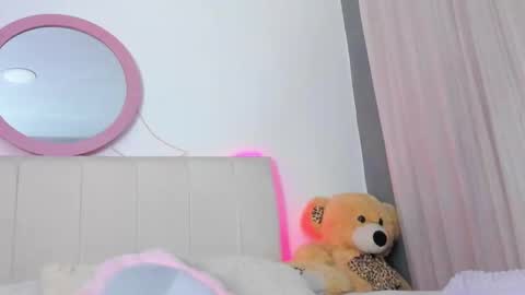 Lisa online show from February 2, 2025, 3:21 am