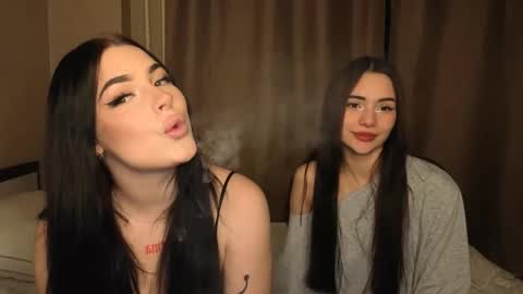 Lisa and Den online show from November 30, 2025, 1:15 pm