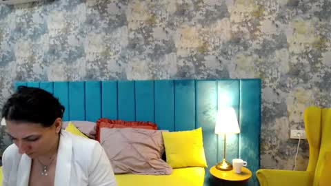 Snapshot of lisacroft chatting on October 3, 2025, 10:12 am lisacroft online show from October 3, 2025, 10:12 am