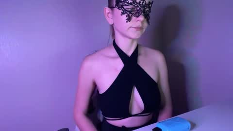 Lisa online show from September 13, 2025, 4:40 pm