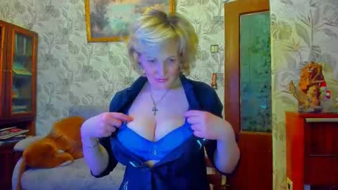 Lisasimsxs online show from February 26, 2026, 10:53 pm