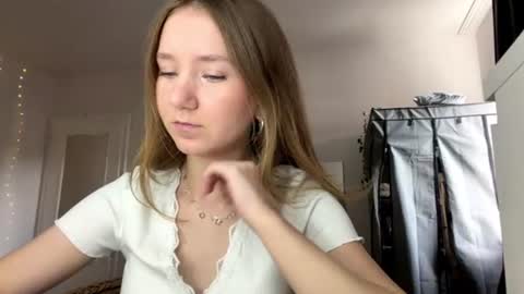 Snapshot of lisasmall chatting on July 19, 2026, 4:44 pm lisasmall online show from July 19, 2026, 4:44 pm