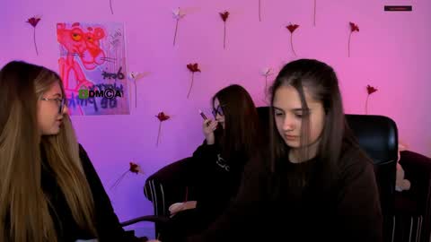 lissa_night online show from April 7, 2026, 7:03 pm