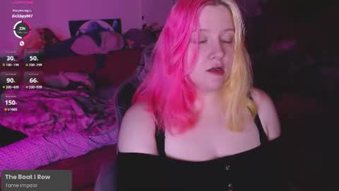 Snapshot of lissamuff chatting on July 13, 2026, 6:33 pm Lissa online show from July 13, 2026, 6:33 pm