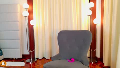 Lisseth Long  online show from May 13, 2026, 1:14 am