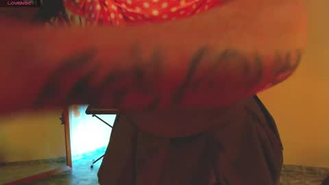 Liss online show from November 10, 2025, 5:12 pm