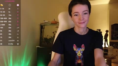 Alisa online show from November 5, 2025, 9:15 pm