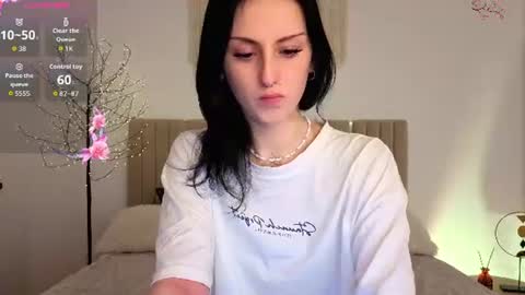 Snapshot of little1_molly chatting on June 11, 2026, 8:29 pm Molly online show from June 11, 2026, 8:29 pm