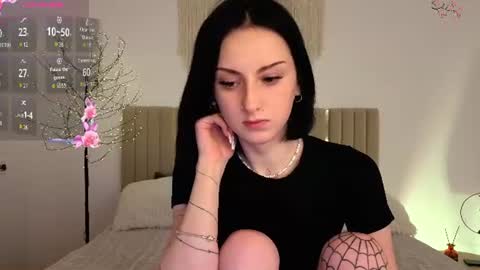 Snapshot of little1_molly chatting on June 12, 2026, 9:46 pm Molly online show from June 12, 2026, 9:46 pm