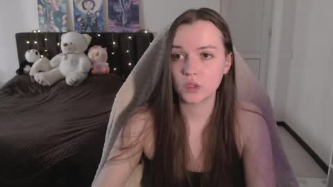 little__flowers online show from April 4, 2026, 9:51 am