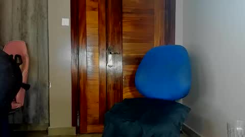 Snapshot of little_africa chatting on May 13, 2026, 8:12 am little_africa online show from May 13, 2026, 8:12 am