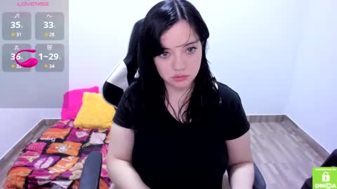 Snapshot of little_angely chatting on December 3, 2024, 8:38 am Angely online show from December 3, 2024, 8:38 am