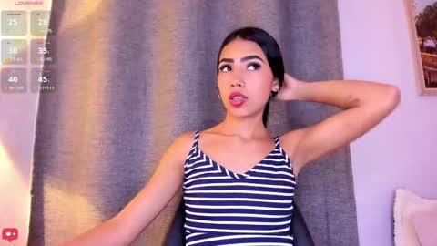 Snapshot of little_caprice_x chatting on September 19, 2025, 7:25 pm Ana online show from September 19, 2025, 7:25 pm