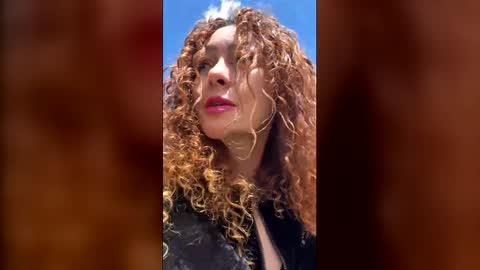 Izzi online show from May 5, 2026, 6:05 pm