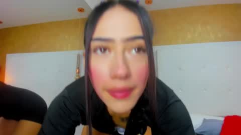 Snapshot of little_jenni chatting on February 14, 2025, 1:40 pm   online show from February 14, 2025, 1:40 pm