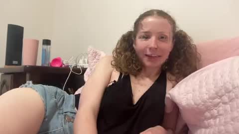 Snapshot of little_kiity_chloe chatting on June 12, 2026, 4:50 pm Kitty Chloe and Tamer online show from June 12, 2026, 4:50 pm