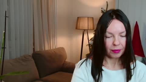 Nicole online show from December 17, 2025, 3:51 pm