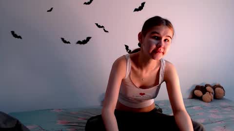 Alice.. online show from October 15, 2025, 10:10 pm