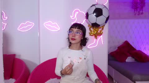 Snapshot of little_paulette chatting on July 1, 2026, 4:36 am Paulette online show from July 1, 2026, 4:36 am