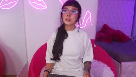 Snapshot of little_paulette chatting on July 12, 2026, 4:25 am Paulette online show from July 12, 2026, 4:25 am