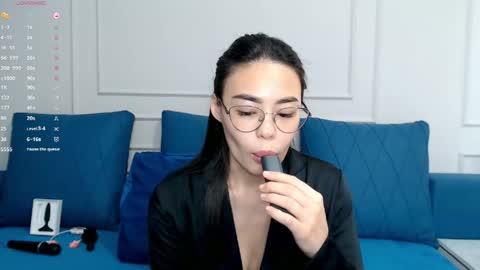 Snapshot of little_v1rgin_angel chatting on March 22, 2026, 12:41 pm Kwan online show from March 22, 2026, 12:41 pm